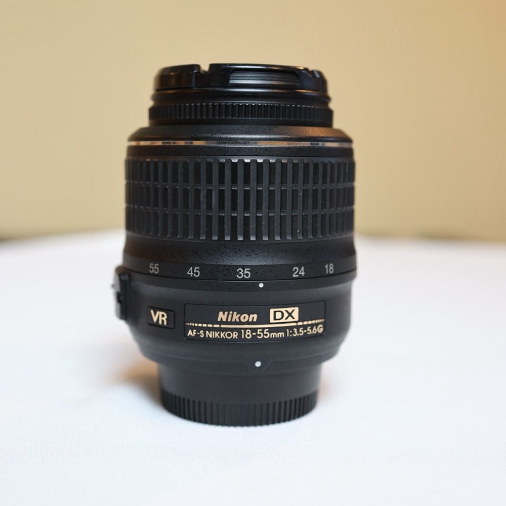 Nikon AF-S DX NIKKOR 18-55mm f/3.5-5.6G